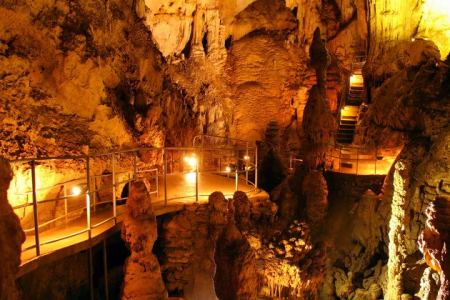 Достопримечательности Крыма: Мраморная пещера и ее расположение, а так же прочие знаменитые места региона